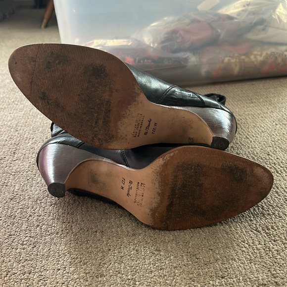 Vintage Black and Brown Heeled Boots with Leather Finish - Picture 4 of 6